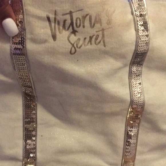 Tote - Picture 3 of 3